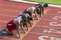 西亚卡姆遭遇二十持续失利，西班牙队教练压力巨大！赛场气氛高涨