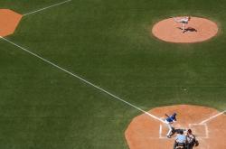 Doinb连续五场比赛得分超过大比分获胜，RNG不断突破！观众掌声雷动